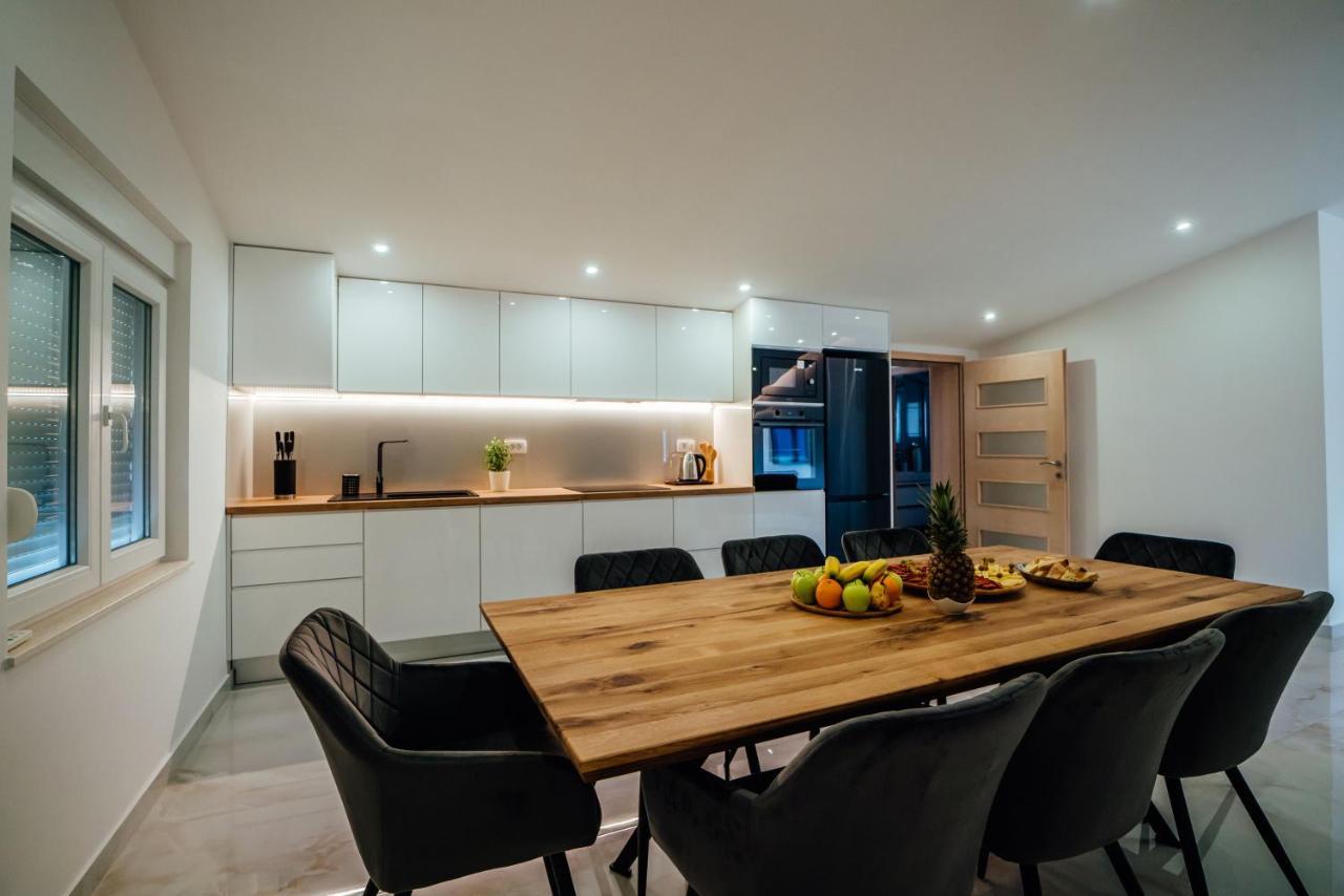 Apartman Mlikota Zagvozd Esterno foto