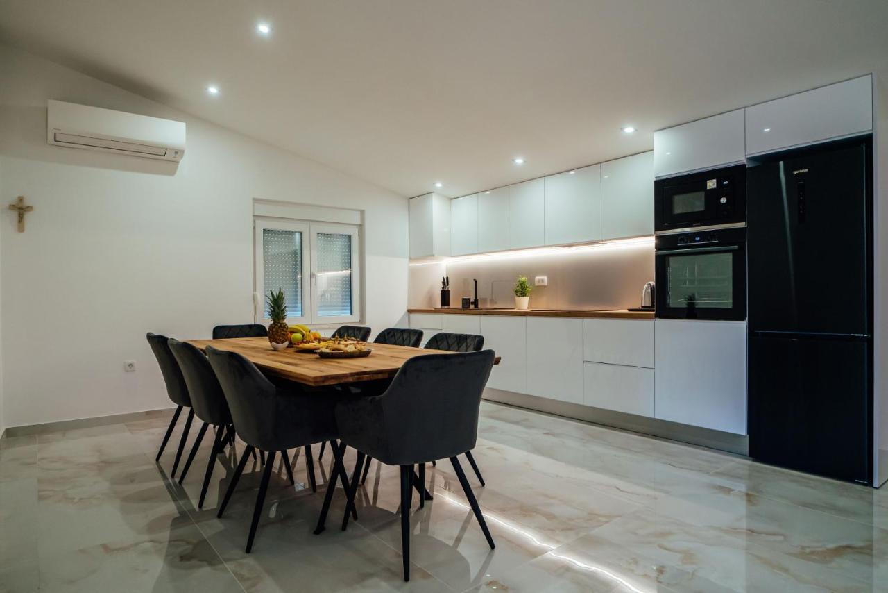 Apartman Mlikota Zagvozd Esterno foto