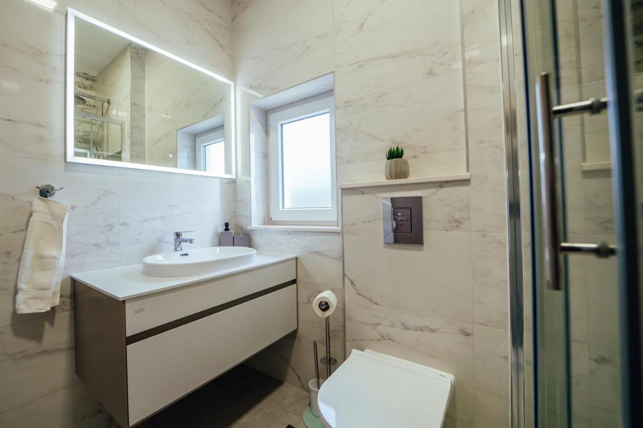 Apartman Mlikota Zagvozd Esterno foto